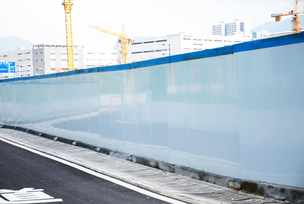 中瑞恒基建設(shè)集團(tuán)有限公司鹽田現(xiàn)代物流中心二期施工總承包工程項目部 (4).JPG